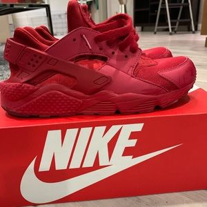 Nike Air Huarache size 9 - Varsity Red